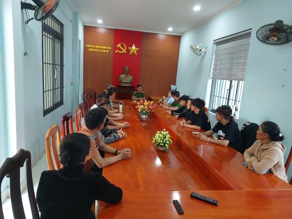 Quang cảnh toàn bộ buổi làm việc
