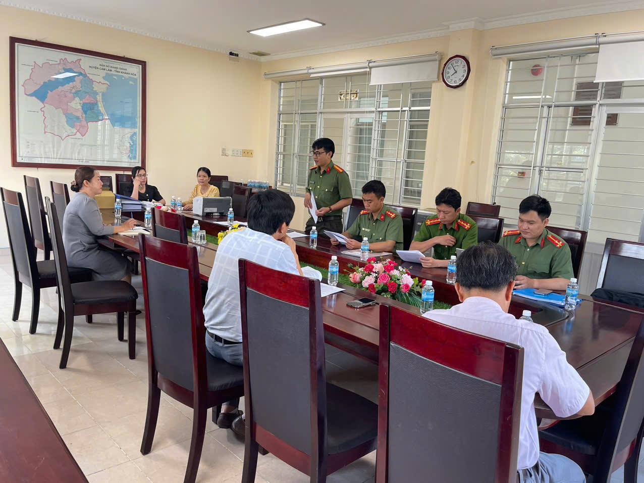(Ảnh: Đồng chí Trưởng đoàn phát biểu quán triệt nội dung kiểm tra việc chấp hành các quy định của pháp luật về bảo vệ bí mật nhà nước)
