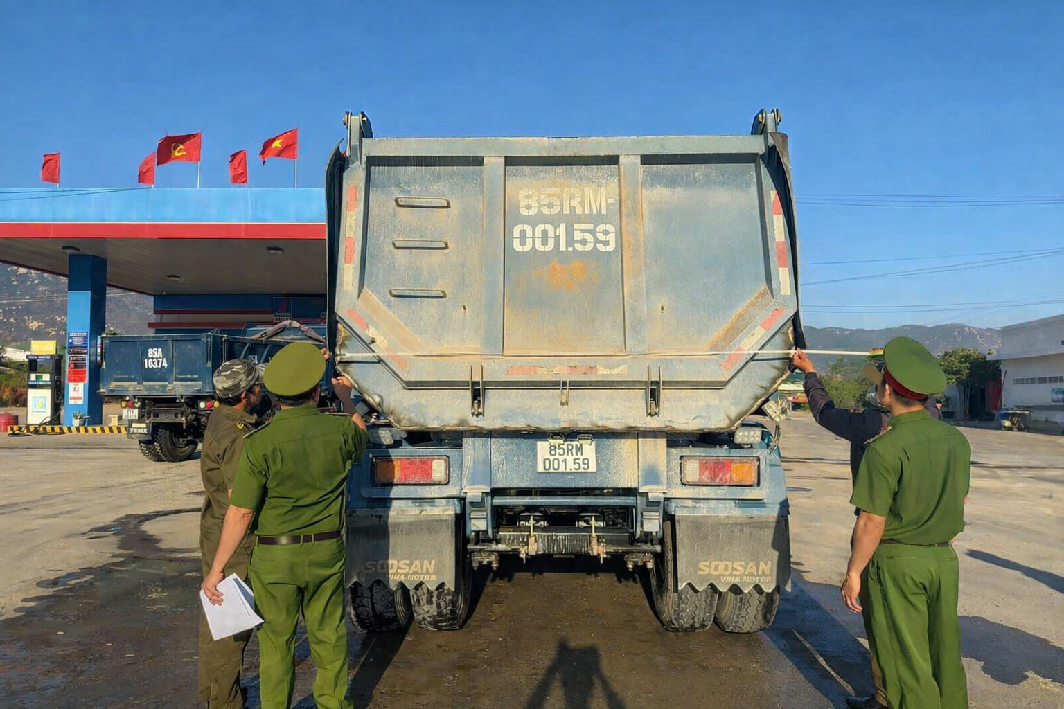 Hoạt động kiểm tra của Công an xã Cà Ná