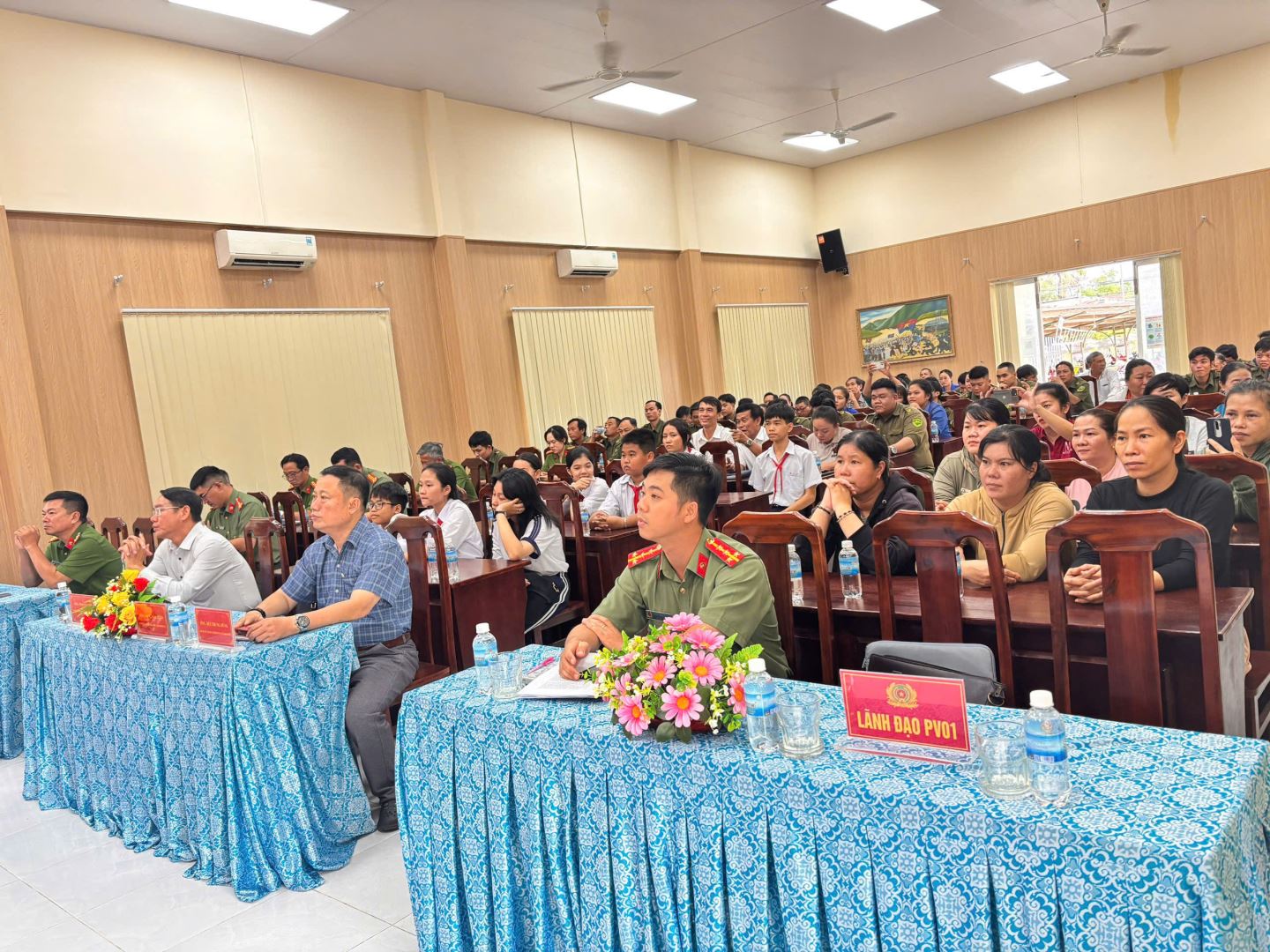 Các đại biểu tham dự Hội nghị
