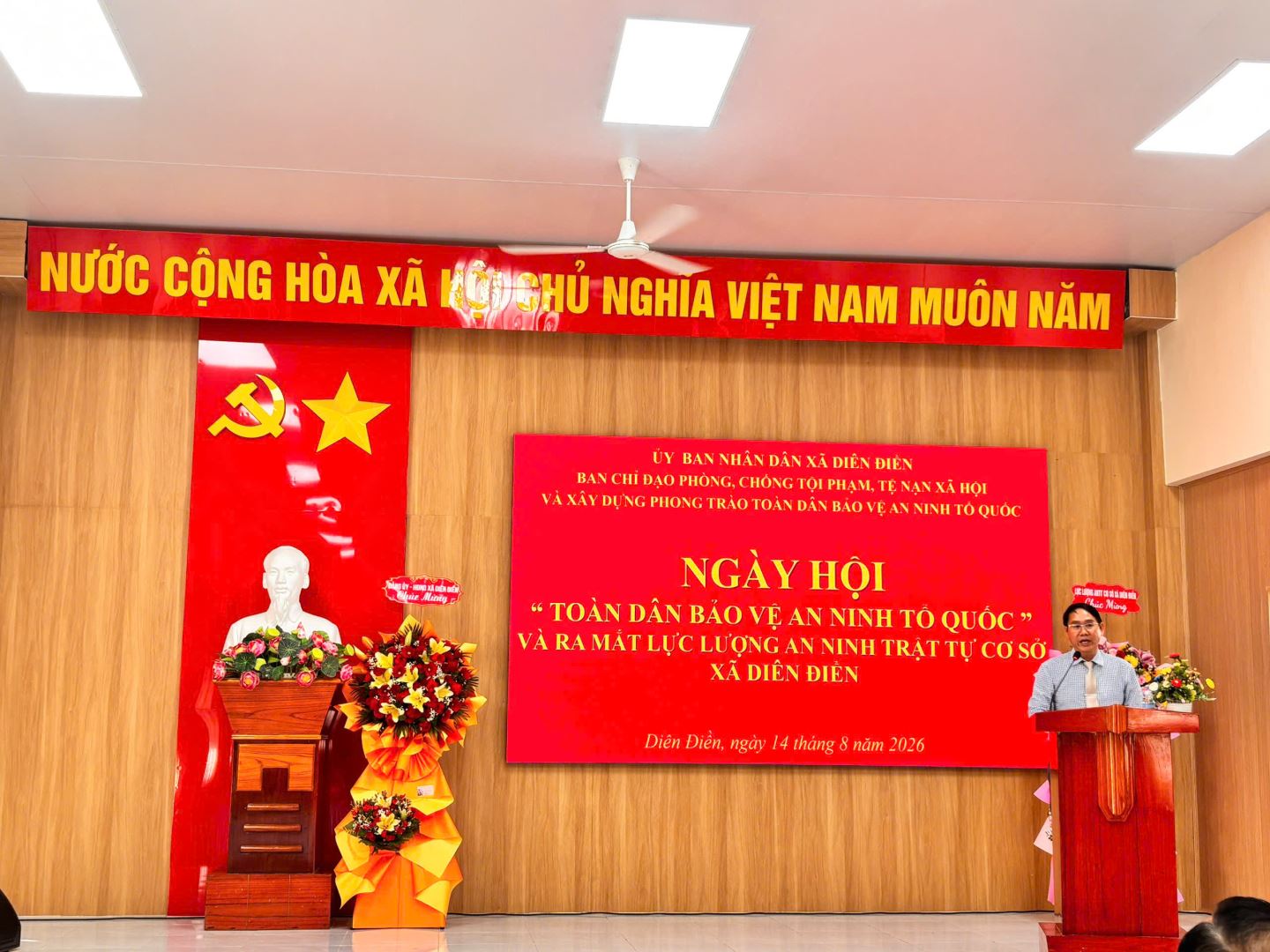 Đồng chí Phan Văn Trí, Phó Bí thư Đảng ủy, Chủ tịch UBND xã, Trưởng Ban Chỉ đạo phát biểu chỉ đạo