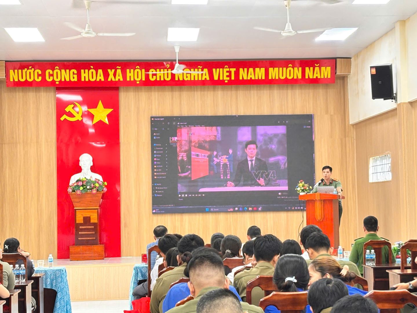 Báo cáo viên tuyên truyền, phổ biến những nội dung cơ bản về tình hình, phương thức, thủ đoạn hoạt động của tội phạm có tổ chức, xuyên quốc gia