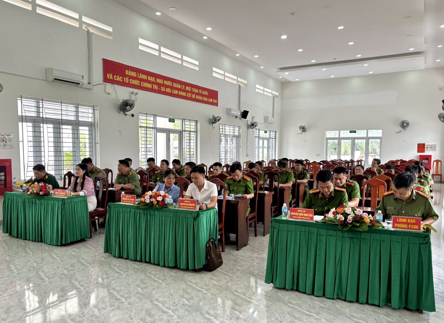 Đại biểu dự Hội nghị
