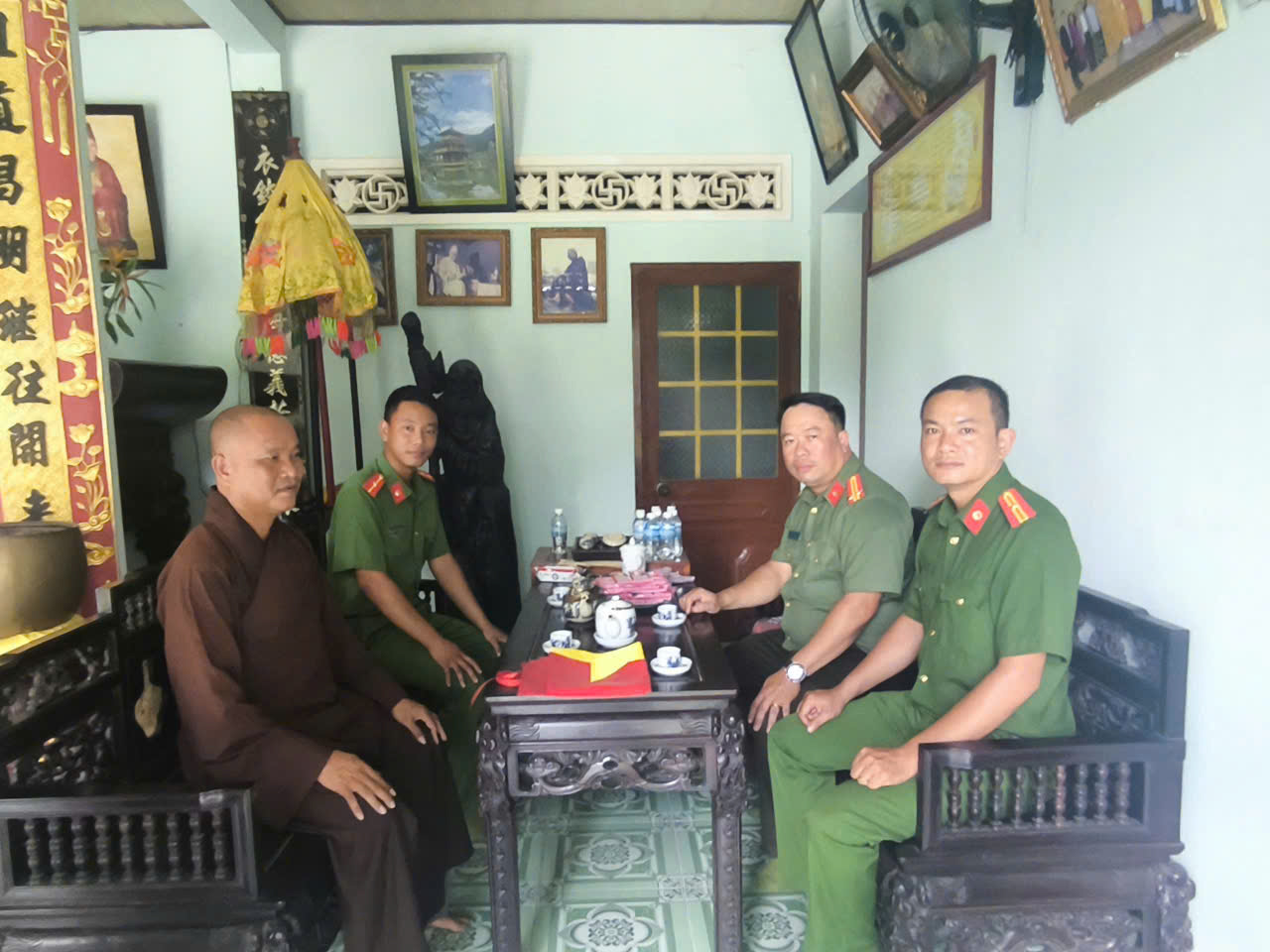 Công an xã Diên Thọ phổ biến quy định pháp luật về phóng sinh, bảo vệ động vật hoang dã và đa dạng sinh học tại các cơ sở tôn giáo