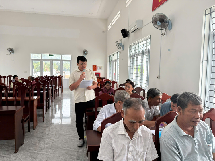 Hòa giải viên ở cơ sở trao đổi, thảo luận và thực hành xử lý tình huống tại Hội nghị