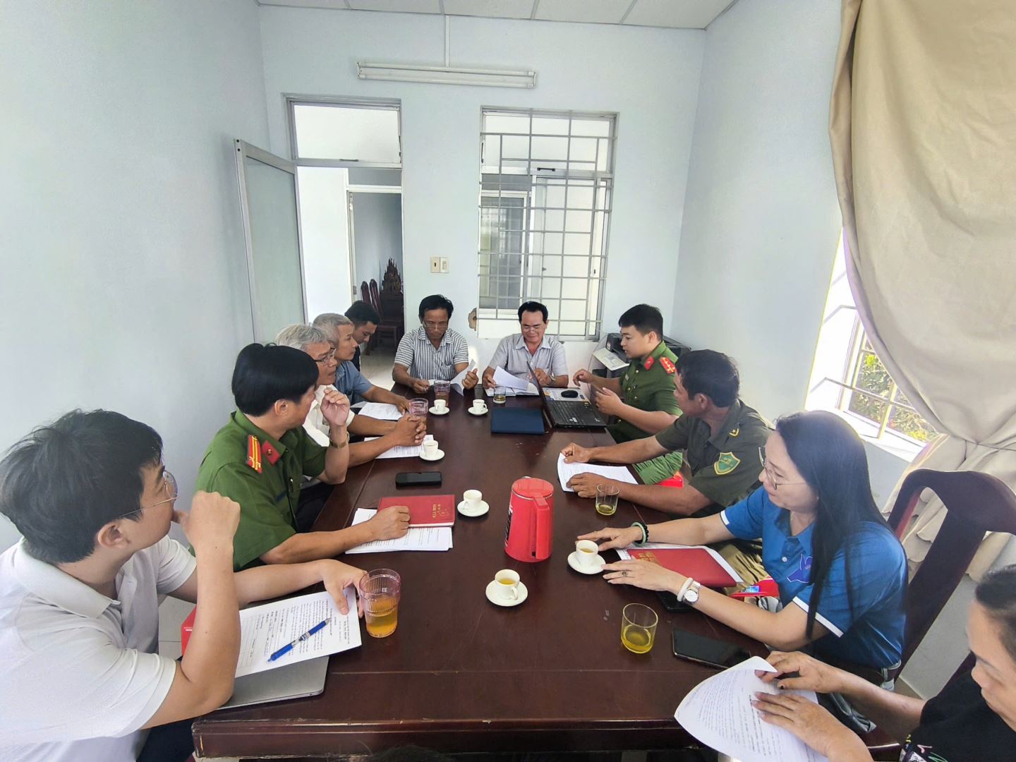 Tổ công tác 483 xã Diên Thọ tổ chức rà soát tình hình địa bàn, cập nhật danh sách các đối tượng liên quan đến ma túy và các trường hợp có biểu hiện vi phạm pháp luật tại cơ sở.