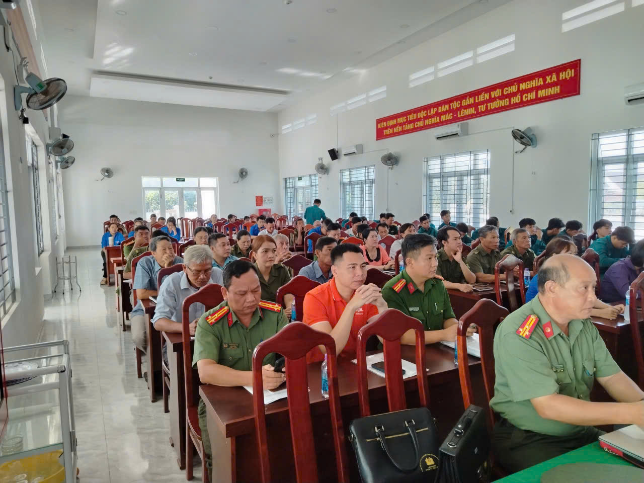 Các đại biểu dự Hội nghị.