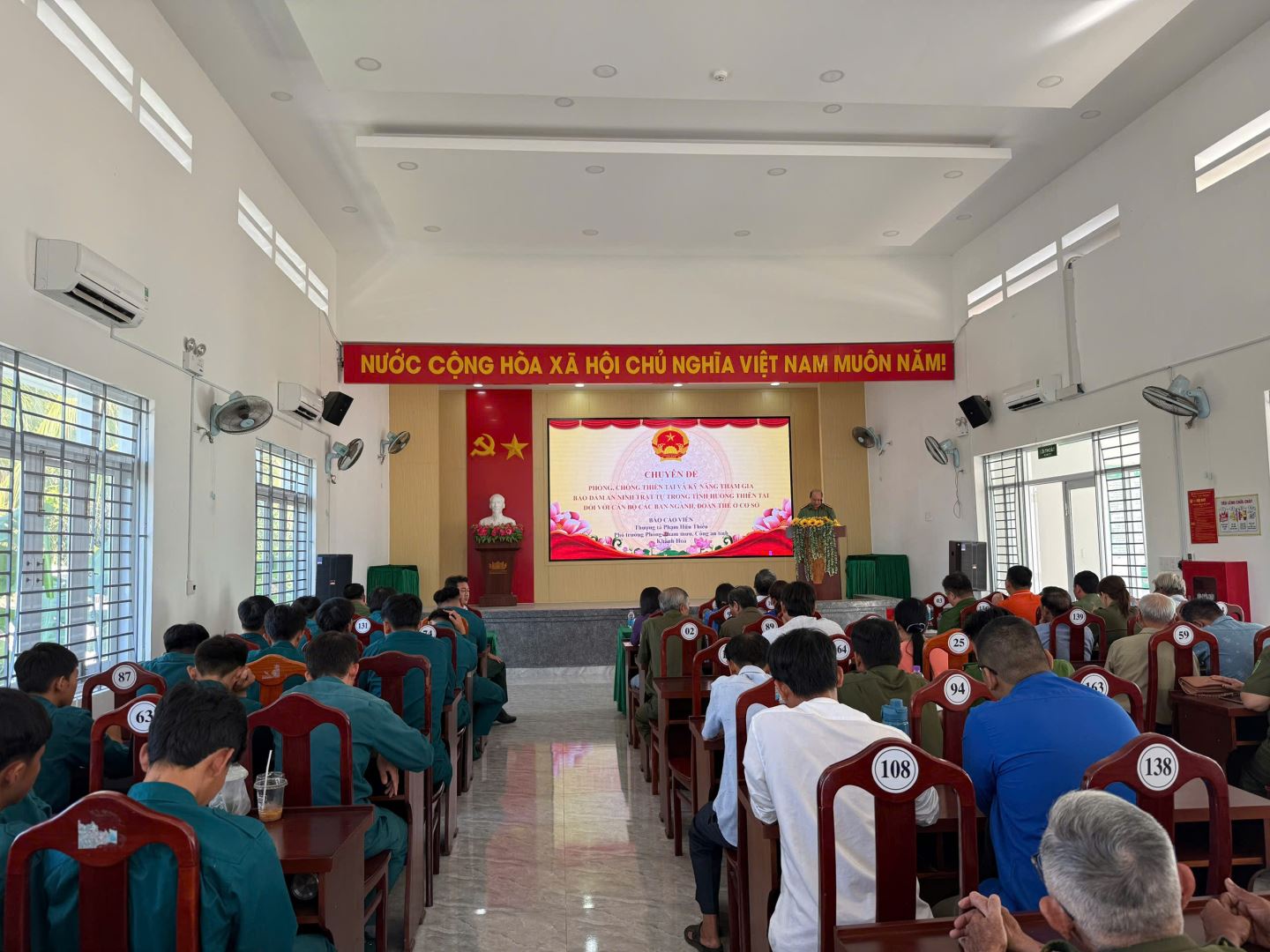 Toàn cảnh Hội nghị.