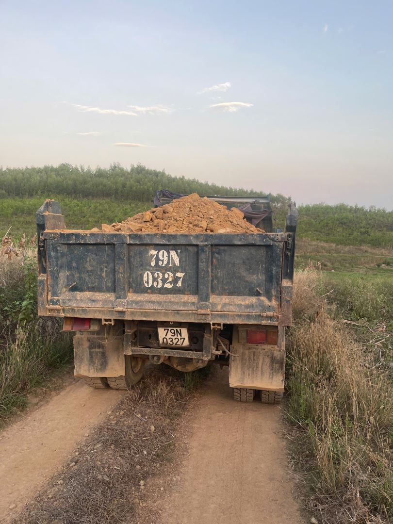 Phương tiện vận chuyển khoáng sản trái phép