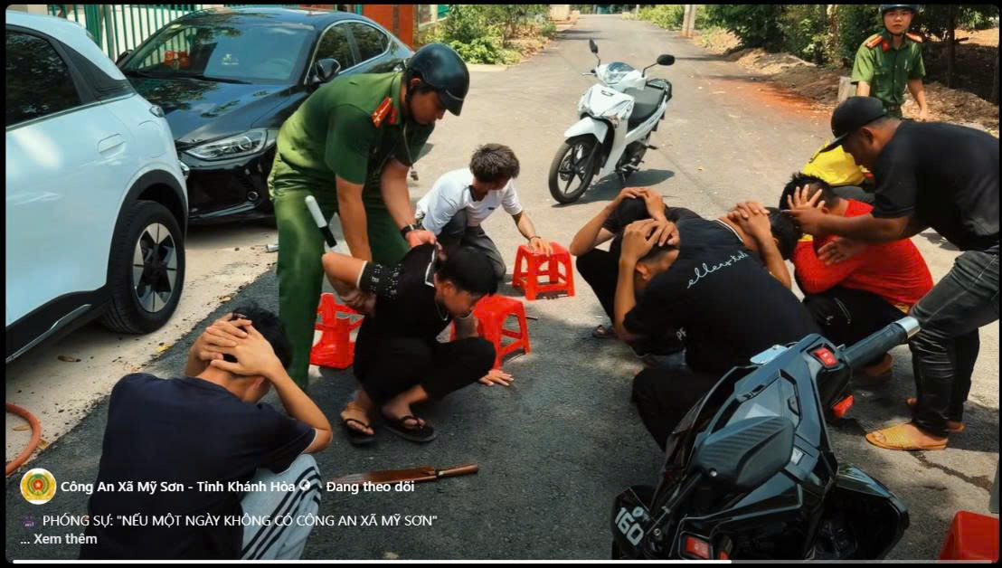 Hình ảnh trích từ video clip tuyên truyền do Đại úy Hồ Xuân Đức xây dựng nội dung và đạo diễn thực hiện, đăng tải trên fanpage Công an xã Mỹ Sơn.