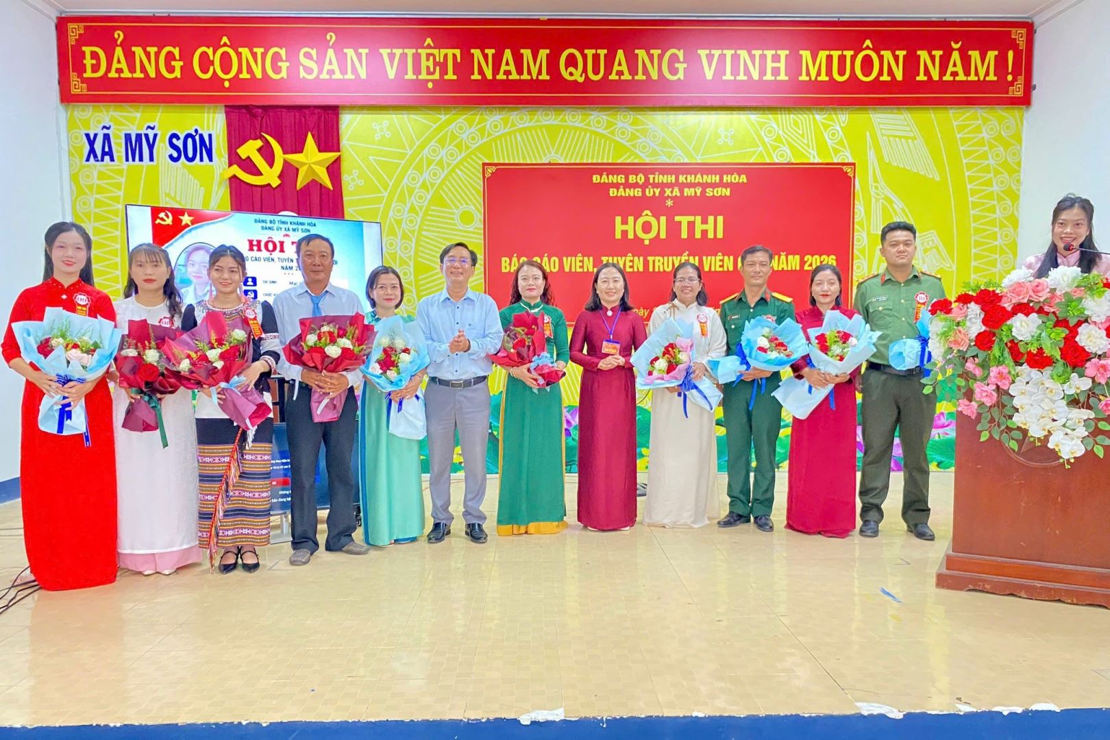 Các thí sinh vượt qua vòng sơ khảo, tiếp tục tham gia phần thi Thuyết trình tại Hội thi