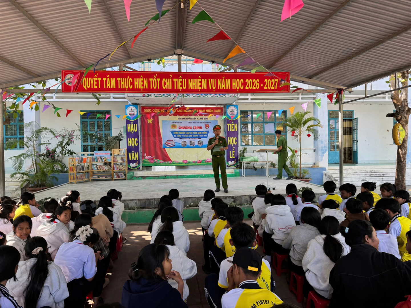 Công an xã Mỹ Sơn tuyên truyền, phổ biến pháp luật cho học sinh Trường THCS Mỹ Sơn – Phân hiệu Phước Trung.