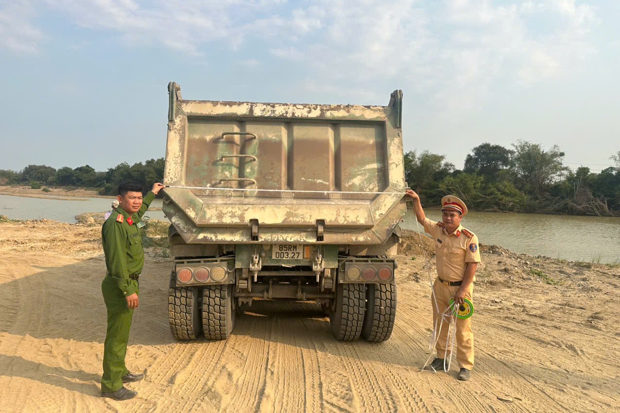 Công an xã Mỹ Sơn phối hợp phòng Cảnh sát giao thông - Công an tỉnh Khánh Hòa thực hiện kế hoạch