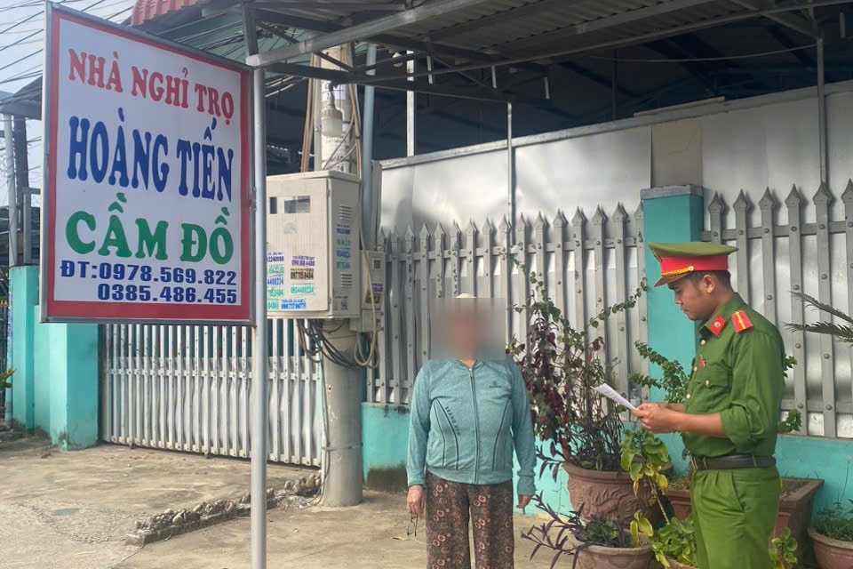Công an xã Mỹ Sơn tổ chức tuyên truyên đối với các cơ sở kinh doanh có điều kiện