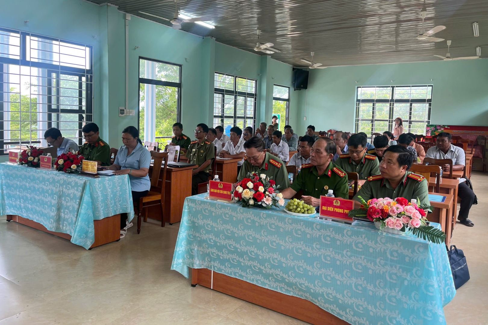 Đại biểu tham dự Lễ công bố Quyết định thành lập Chi hội Cựu Công an nhân dân xã Mỹ Sơn.