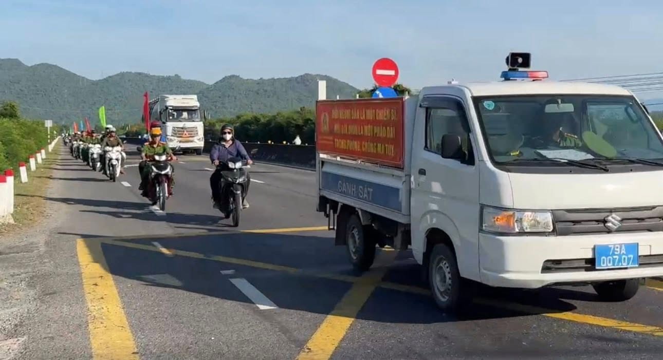 Các lực lượng ra quân tuyên truyền