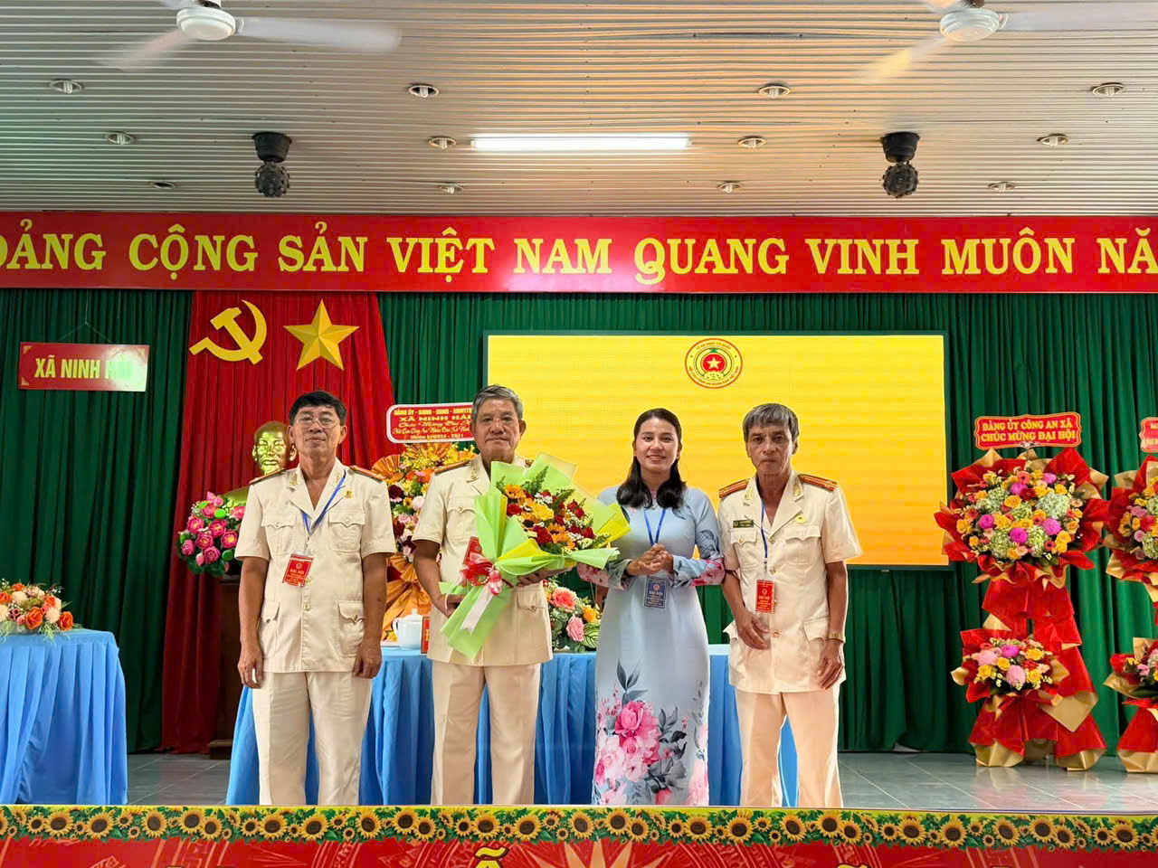 Ban chấp hành ra mắt Đại hội