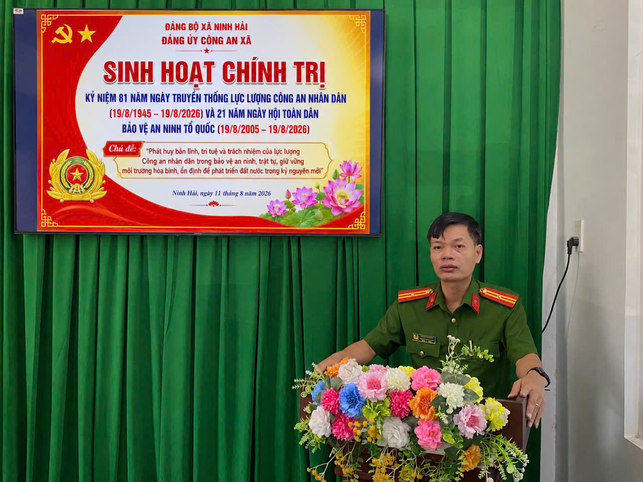 Đồng chí Phạm Văn Dụng - Bí thư Đảng ủy Công an xã phát biểu, chỉ đạo