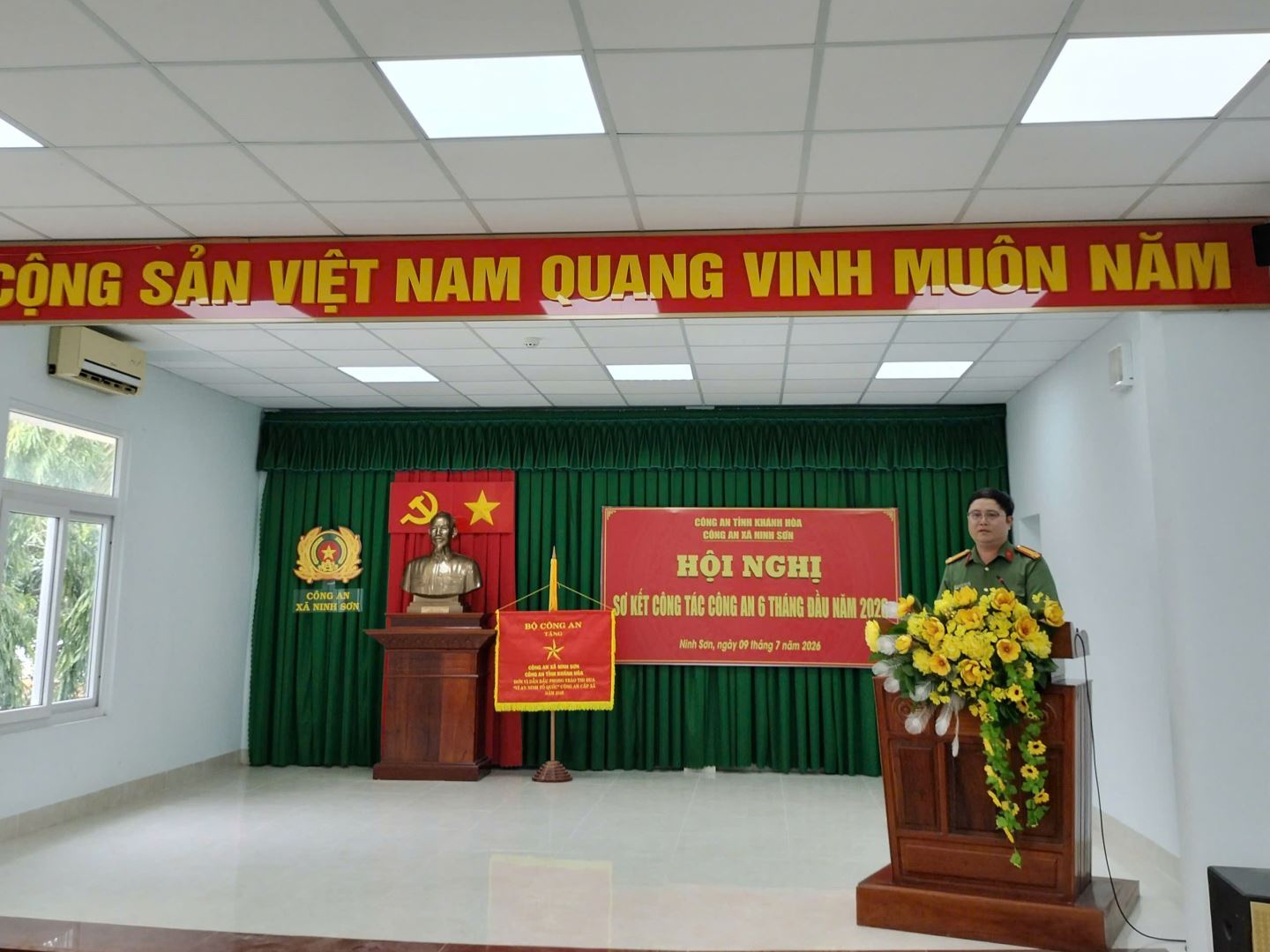 Đại diện các Tổ Công tác và chỉ huy Công an xã tham luận đánh giá những tồn tại, hạn chế, phương hướng nhiệm vụ, đề xuất trong 06 tháng cuối năm 2026