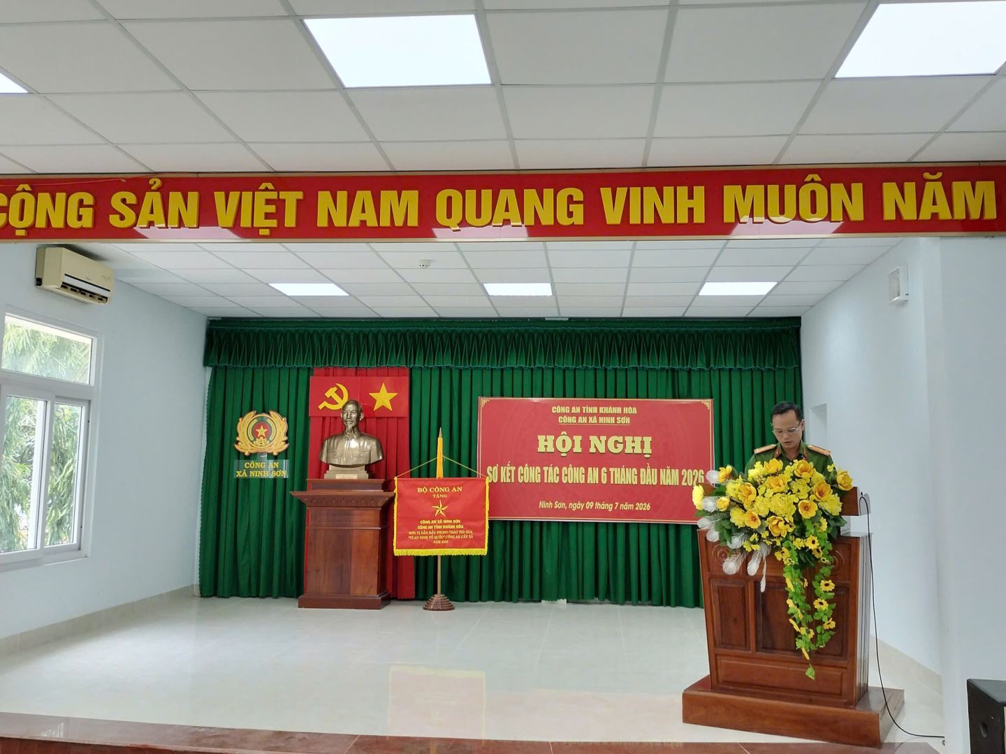 Đồng chí Trưởng Công an xã Ninh Sơn phát biểu đáp từ và bế mạc Hội nghị