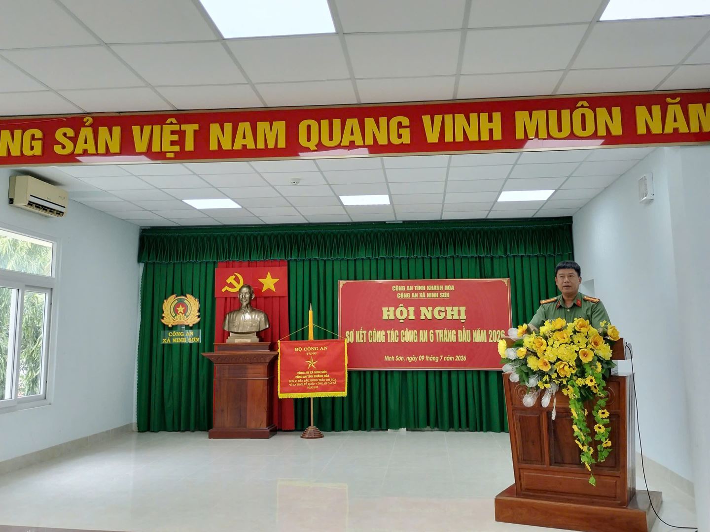 Đồng chí Đại tá Nguyễn Đình Thuận Hải, Ủy viên Ban Thường vụ Đảng ủy, Phó Giám đốc Công an tỉnh Khánh Hòa phát biểu chỉ đạo