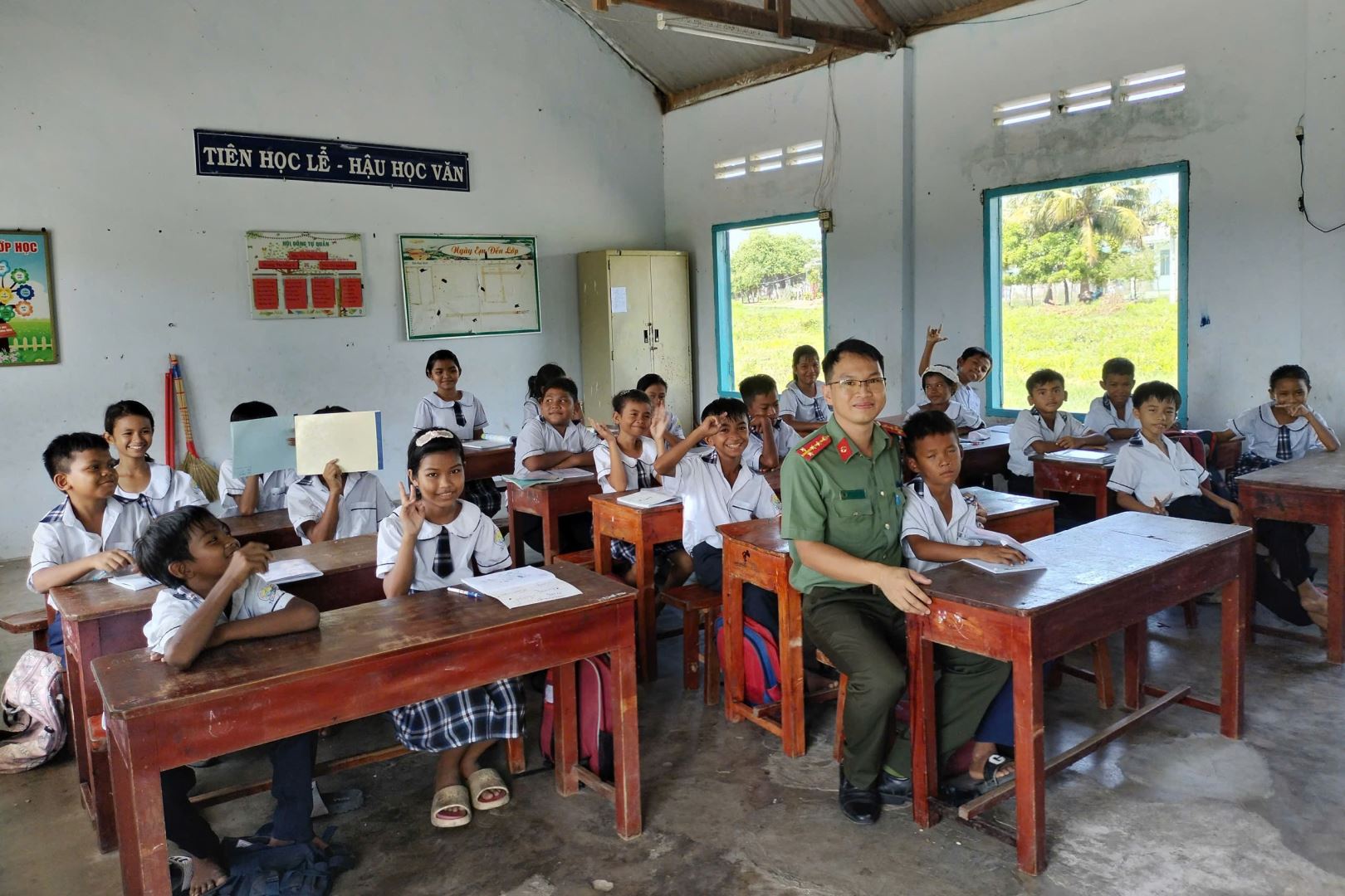 Công an xã Ninh Sơn phối hợp tuyên truyền tại Điểm trường Tiểu học Ninh Sơn tại thôn Lương Giang