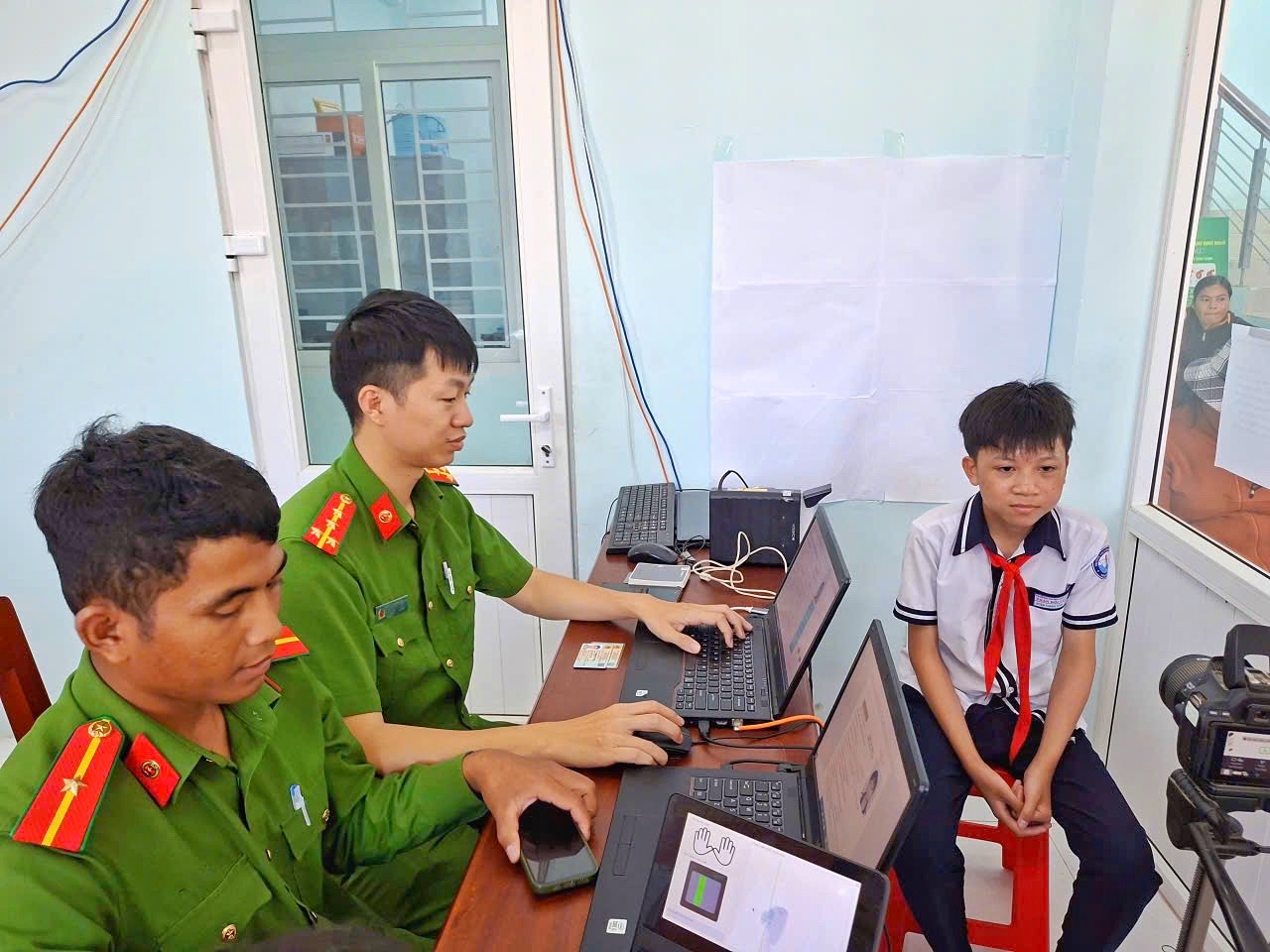 Công tác thu nhận hồ sơ cấp Căn cước cho công dân từ 6 tuổi đến 14 tuổi trên địa bàn xã Phước Hậu