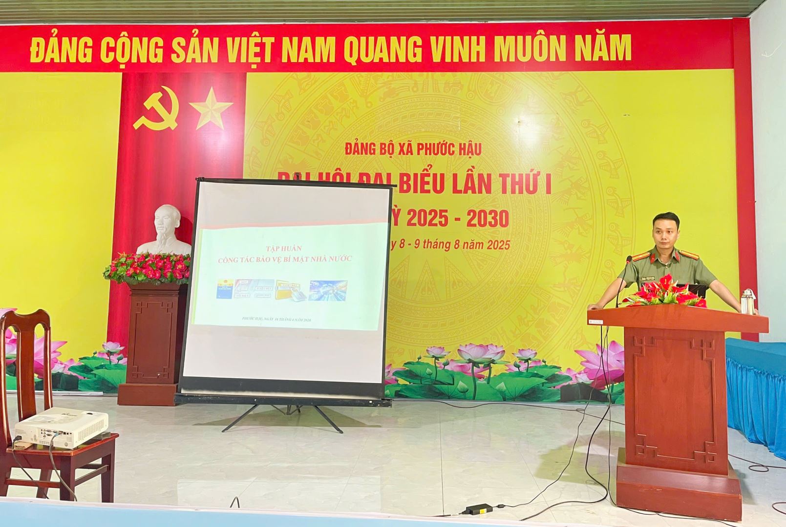 Đồng chí Trần Quốc Hoàn - Báo cáo viên hội nghị