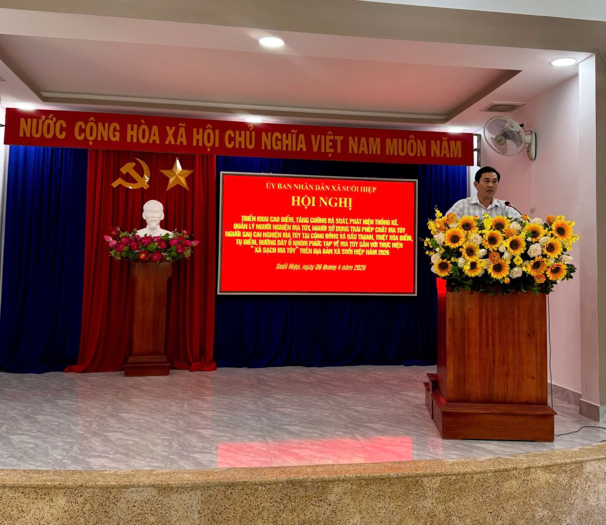 Đồng chí Võ Văn Toàn - Chủ tịch UBND xã phát biểu chỉ đạo tại Hội nghị