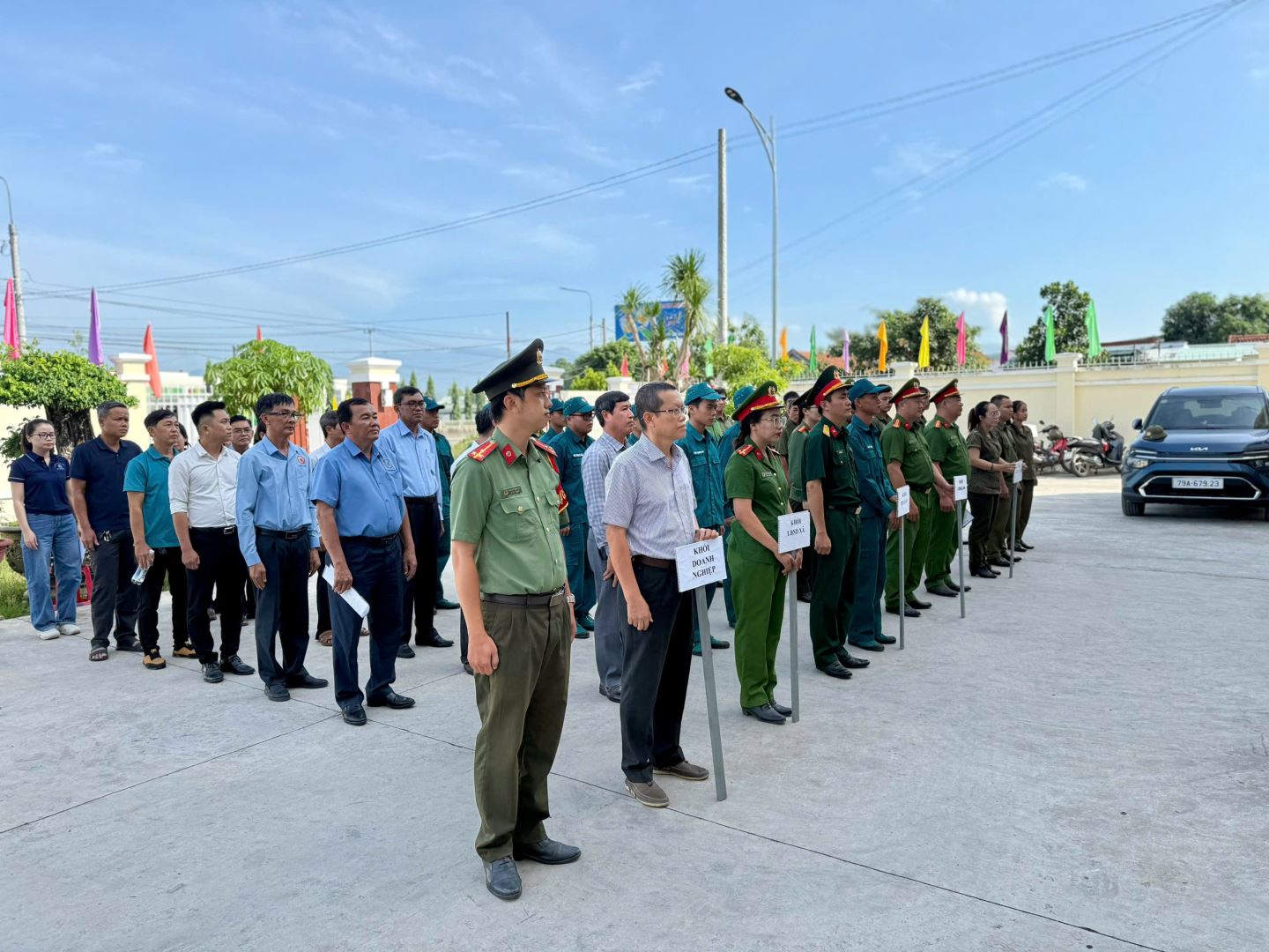 Các đại biểu tham dự buổi lễ