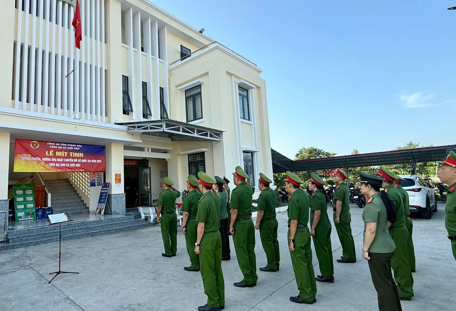 Công an xã Suối Hiệp tổ chức lễ chào cờ tháng 10/2026