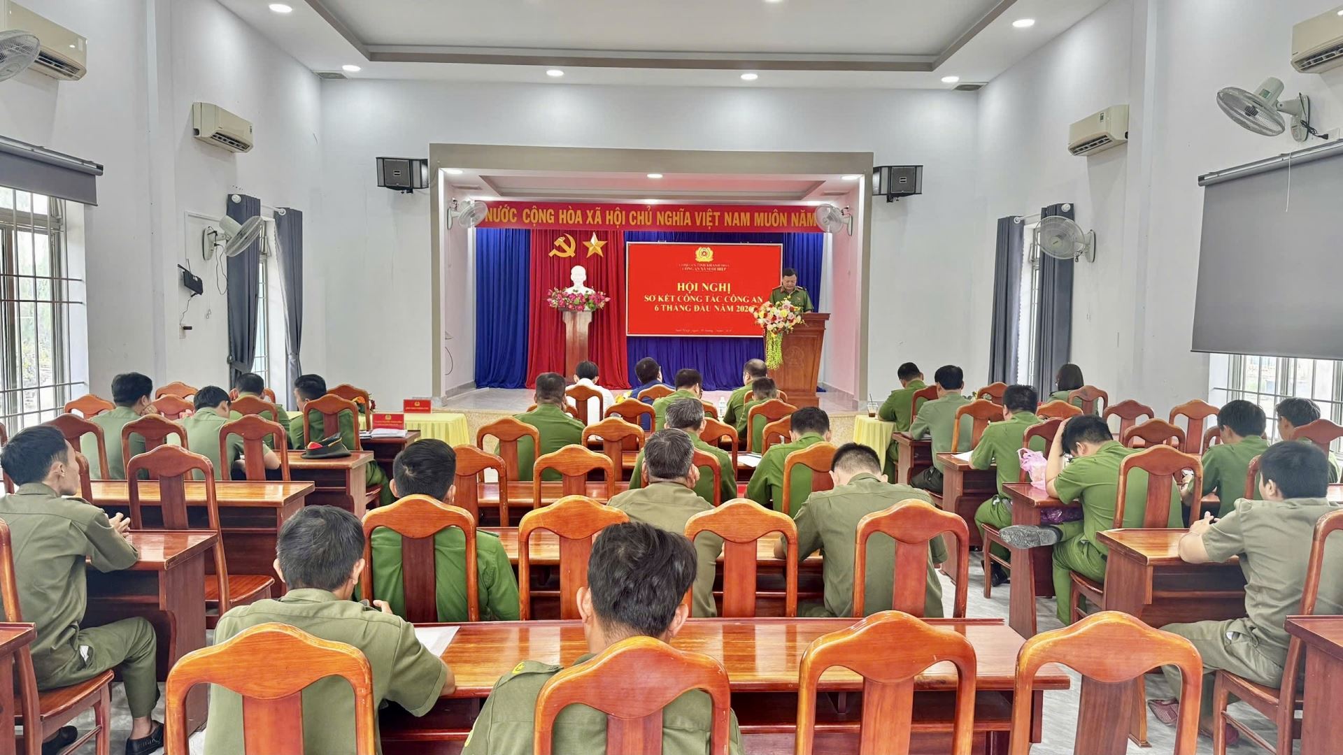 Toàn cảnh Hội nghị sơ kết công tác Công an 6 tháng đầu năm 2026