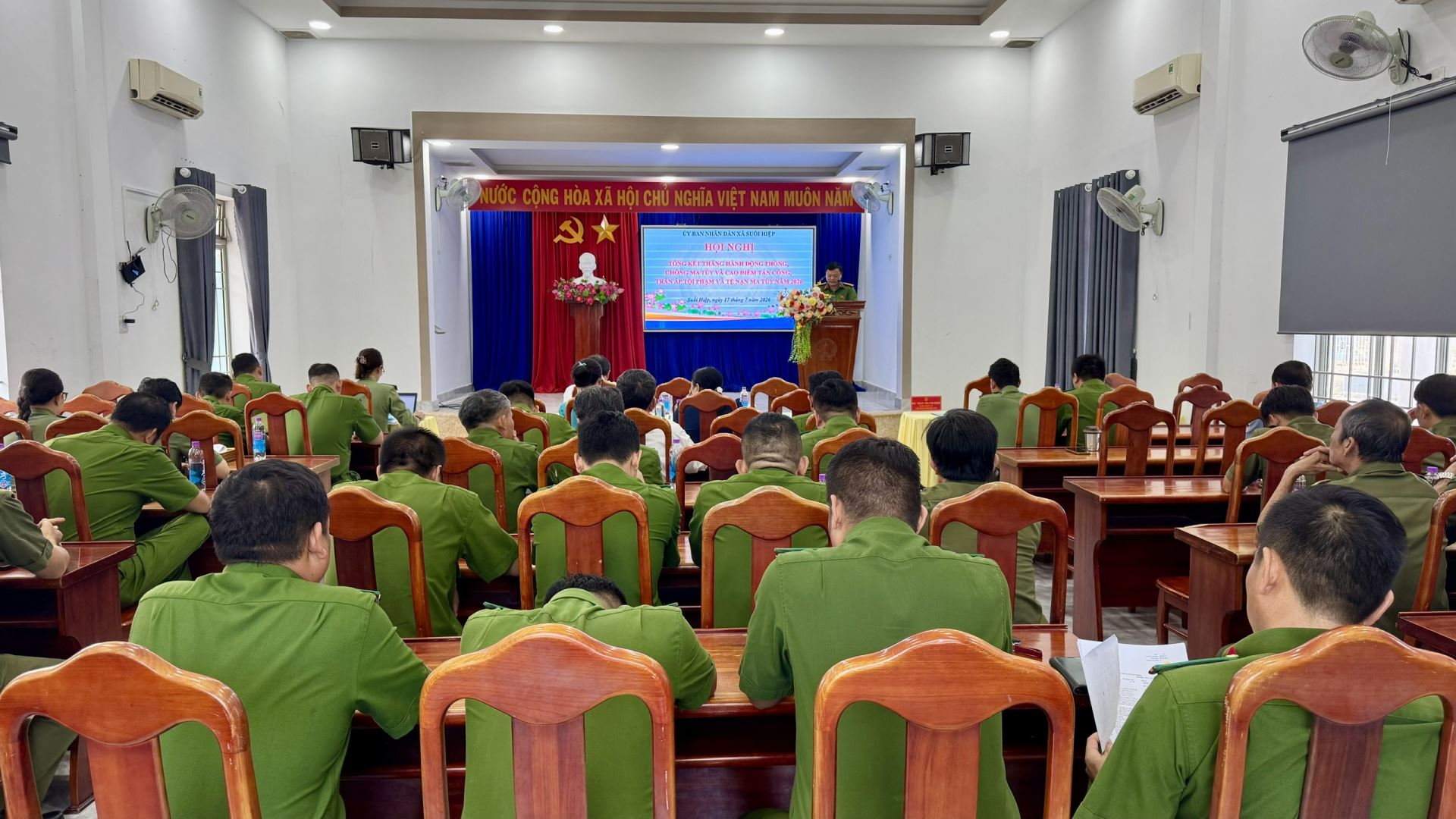 Toàn cảnh Hội nghị tổng kết Tháng hành động phòng, chống ma túy và Cao điểm tấn công, trấn áp tội phạm, tệ nạn ma túy năm 2026 trên địa bàn xã Suối Hiệp