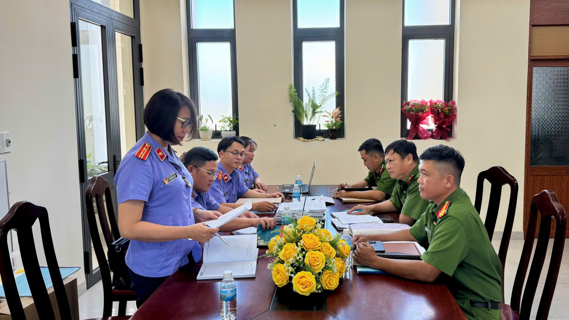 Đoàn công tác Viện kiểm sát nhân dân khu vực 3 – Khánh Hòa công bố Quyết định trực tiếp kiểm sát tại Công an xã Suối Hiệp