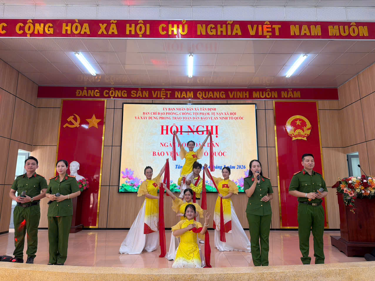 Văn nghệ chào mừng Hội nghị