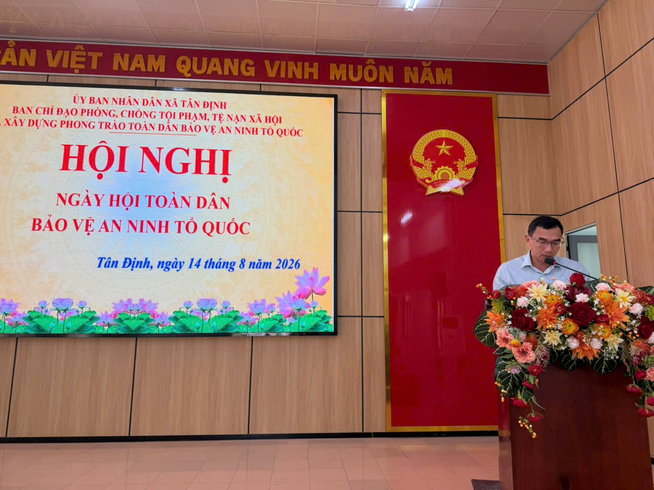 Đ/c Võ Ngọc Minh - Chủ tịch UBND xã Tân Định phát biểu đáp từ