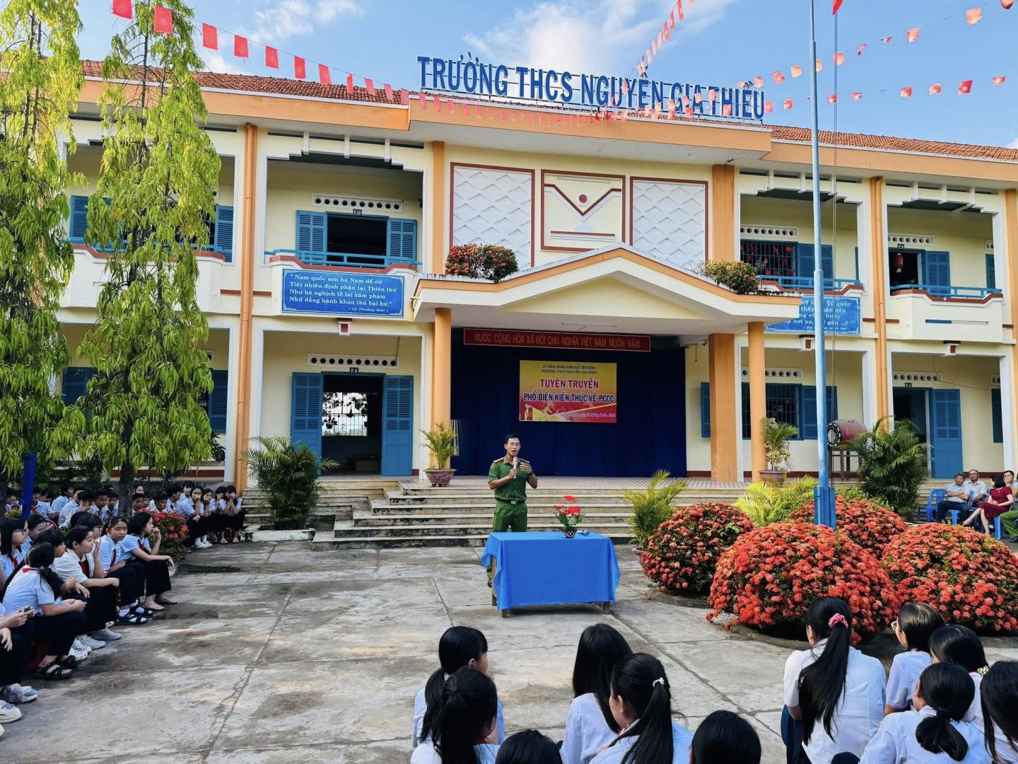 hình ảnh tuyên tuyền