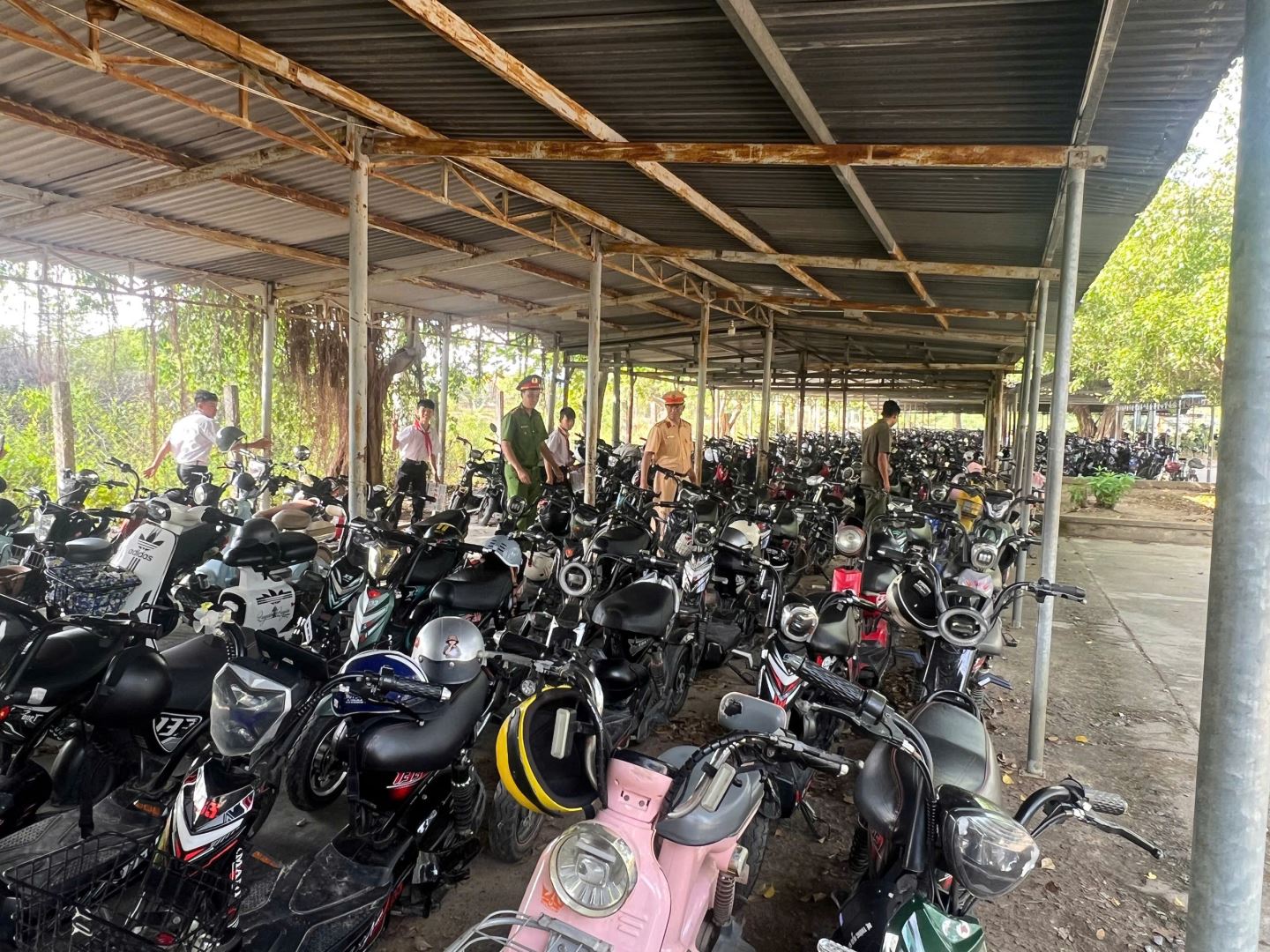 kiểm tra nhà xe