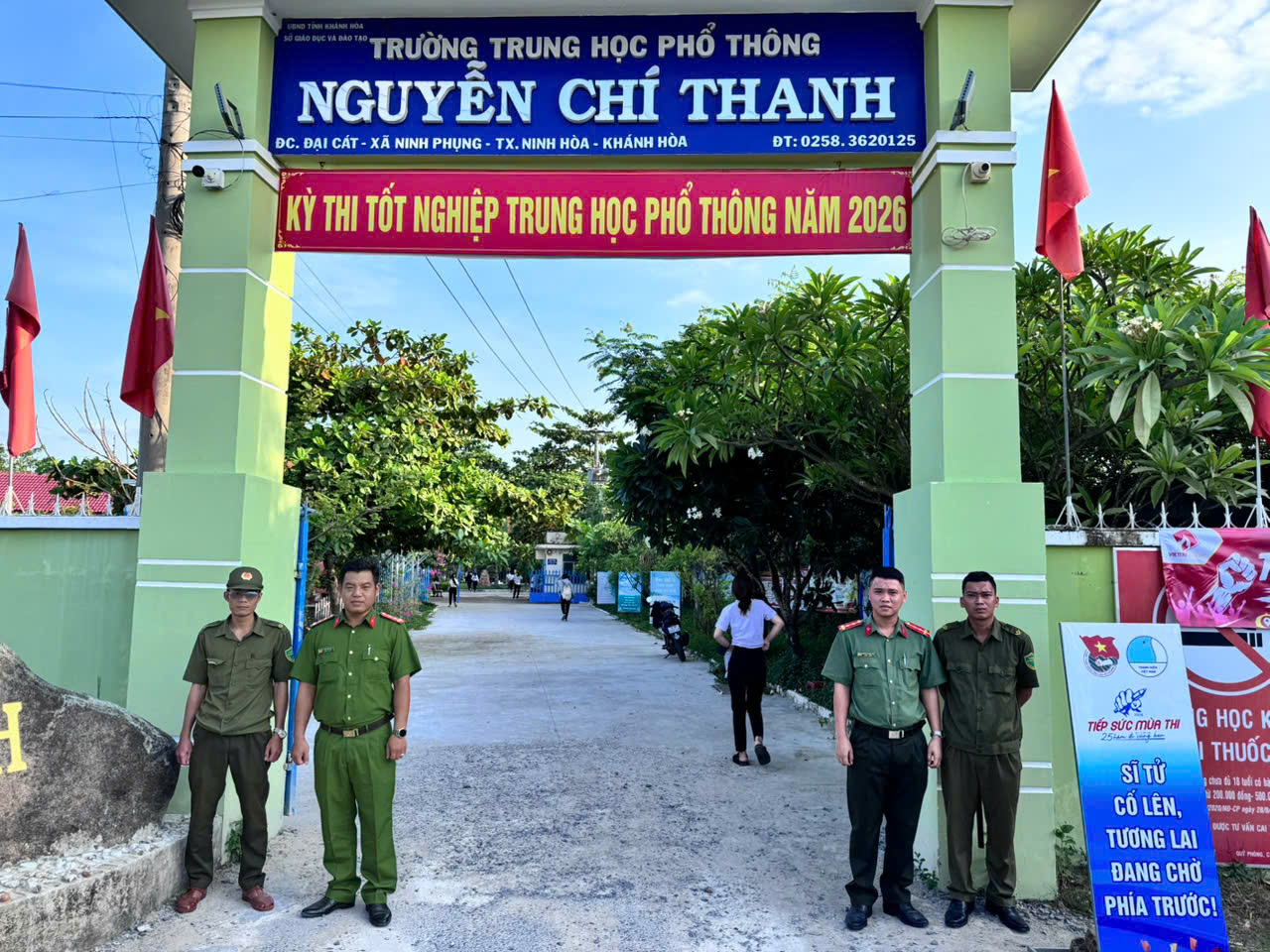 Các lực lượng thực hiện nhiệm vụ tại điểm thi