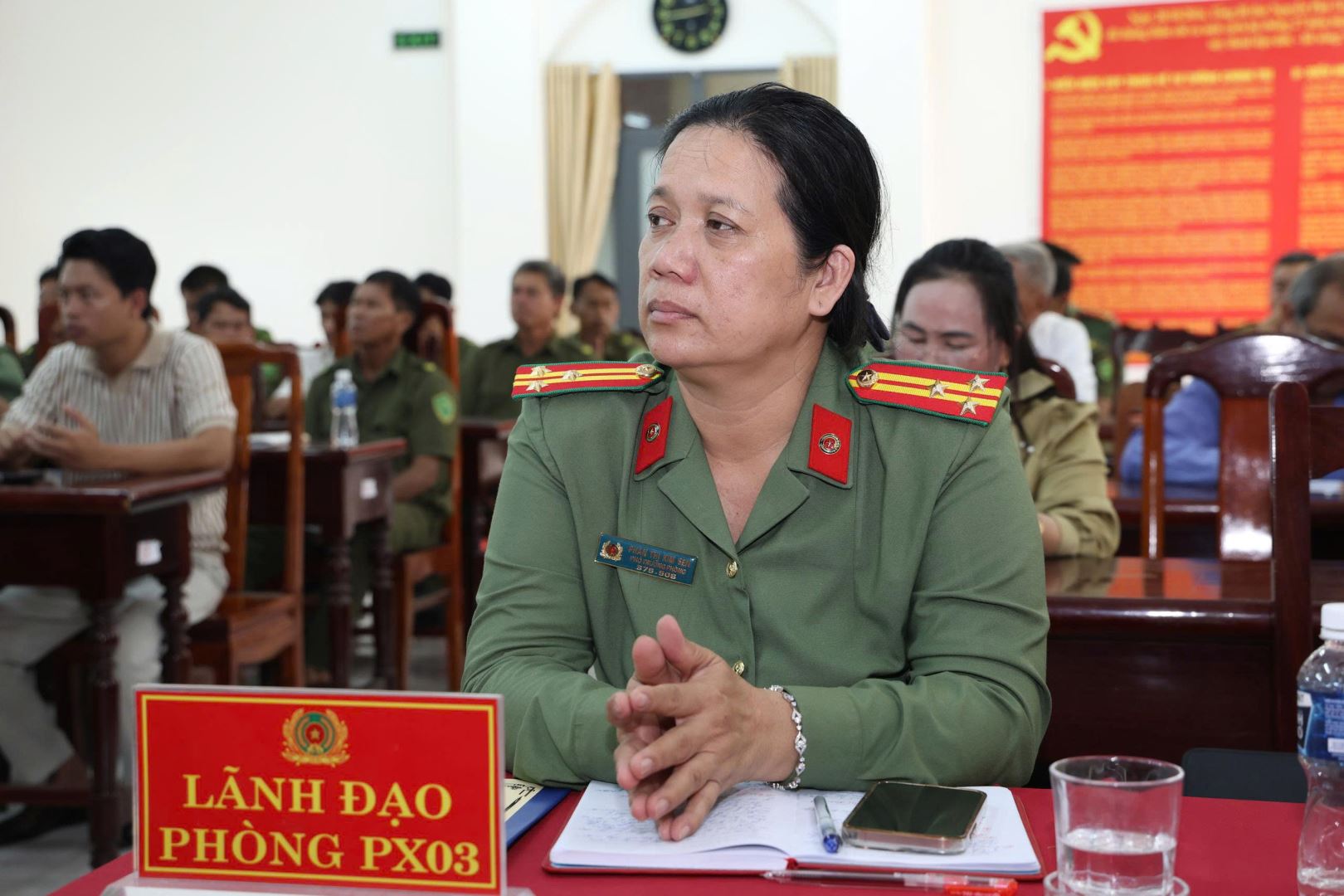 Đồng chí Thượng tá Phan Thị Kim Sen - Phó trưởng Phòng PX03, Công an tỉnh dự Hội nghị