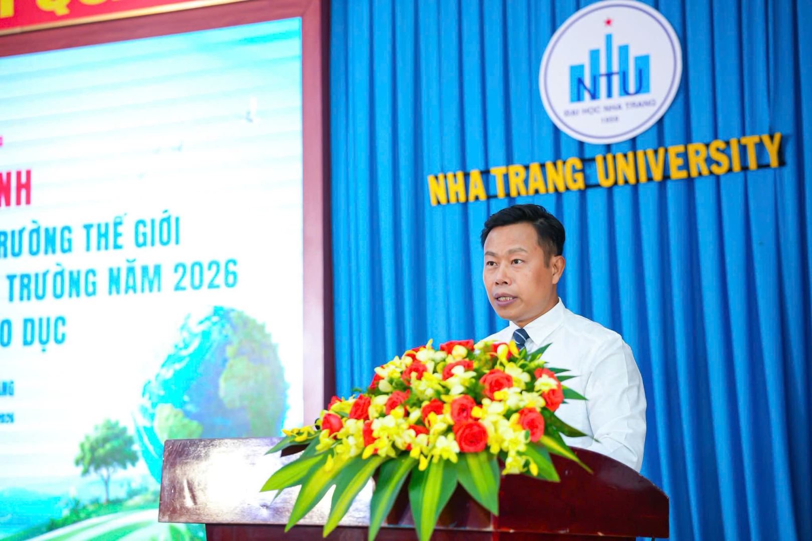 Thứ trưởng Bộ GD&ĐT Lê Quân phát biểu tại Lễ mít tinh.