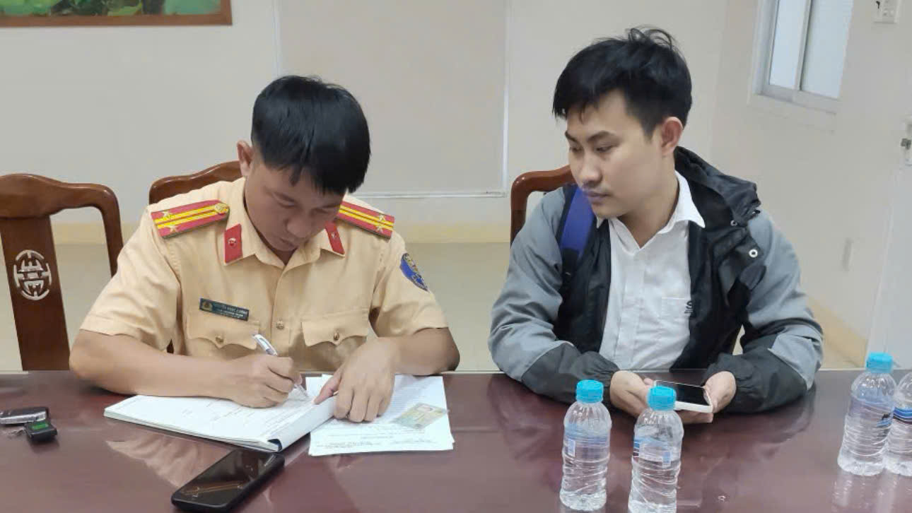 Lái xe Võ Quang Tiến tại buổi làm việc