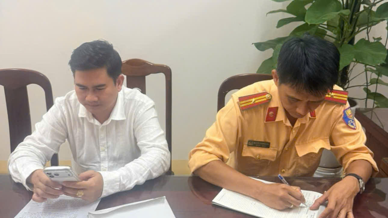 Lái xe Đặng Chính Đạt tại buổi làm việc