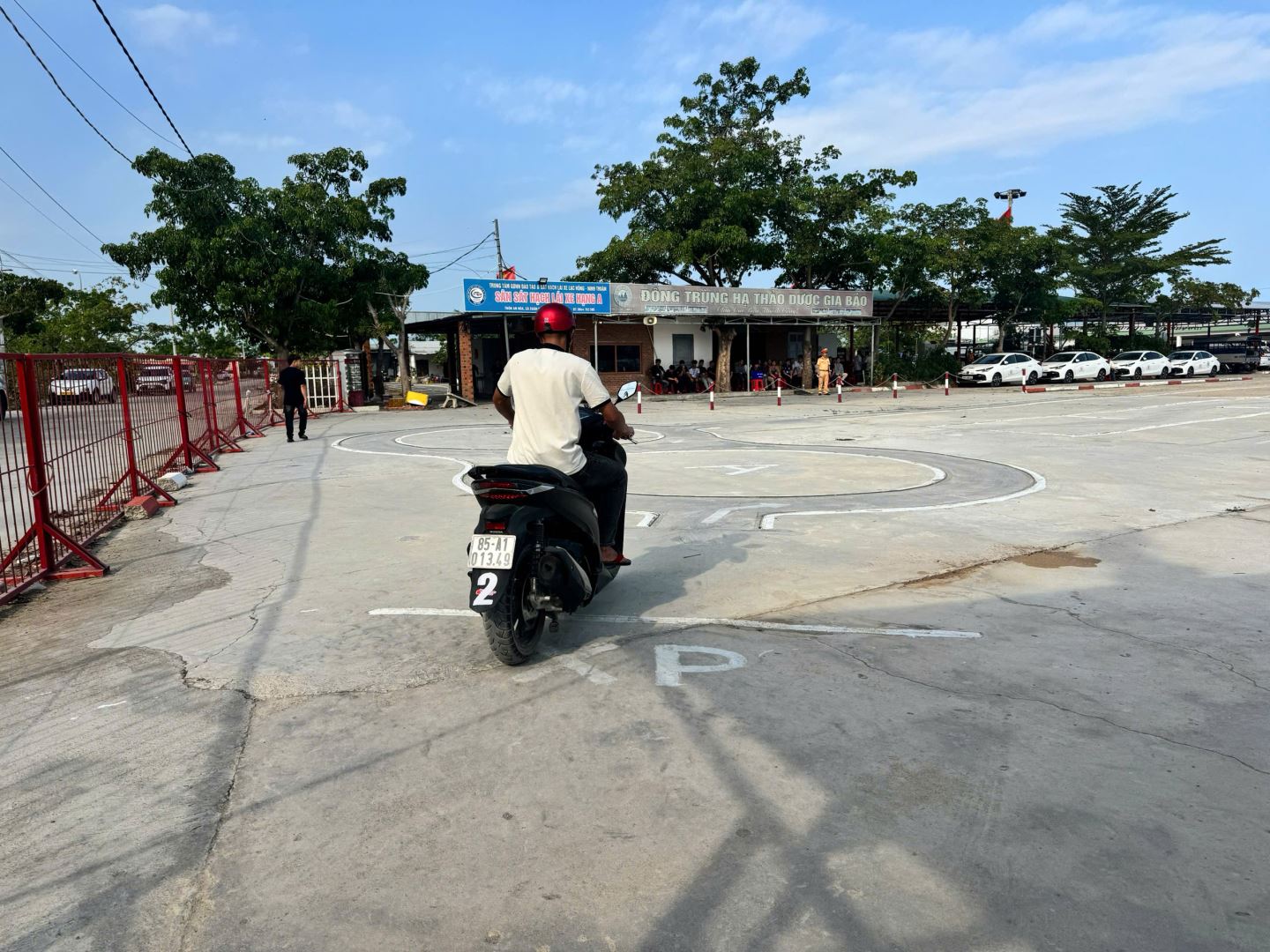 thí sinh thi sa hình