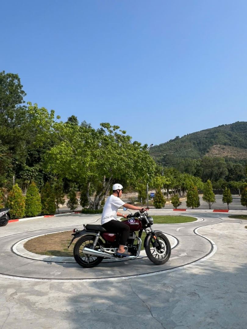 thí sinh sát hạch sa hình