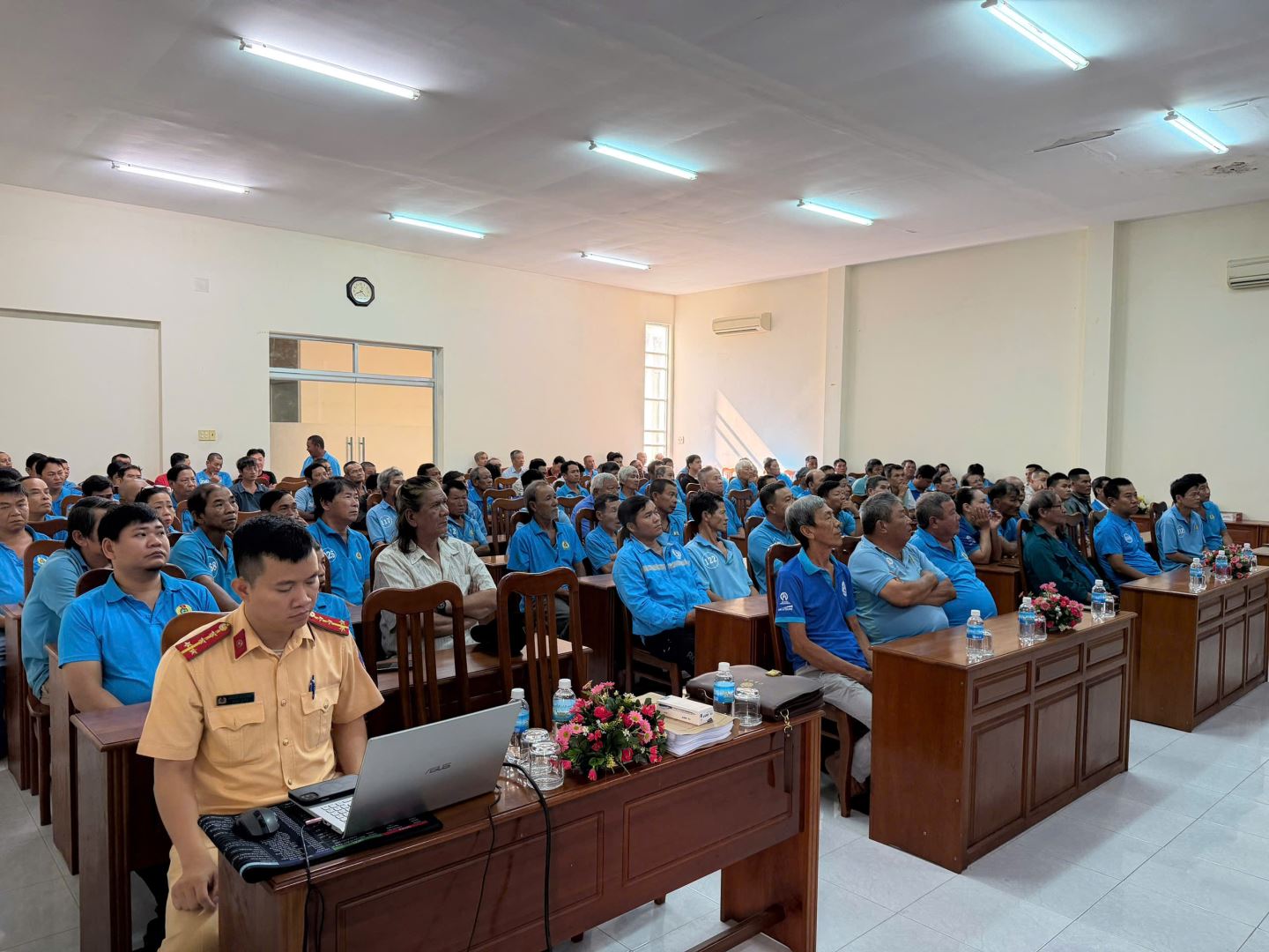 Quang cảnh buổi tuyên truyền