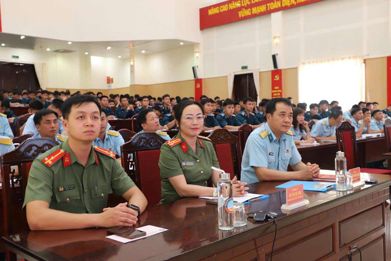 quang cảnh hội nghị