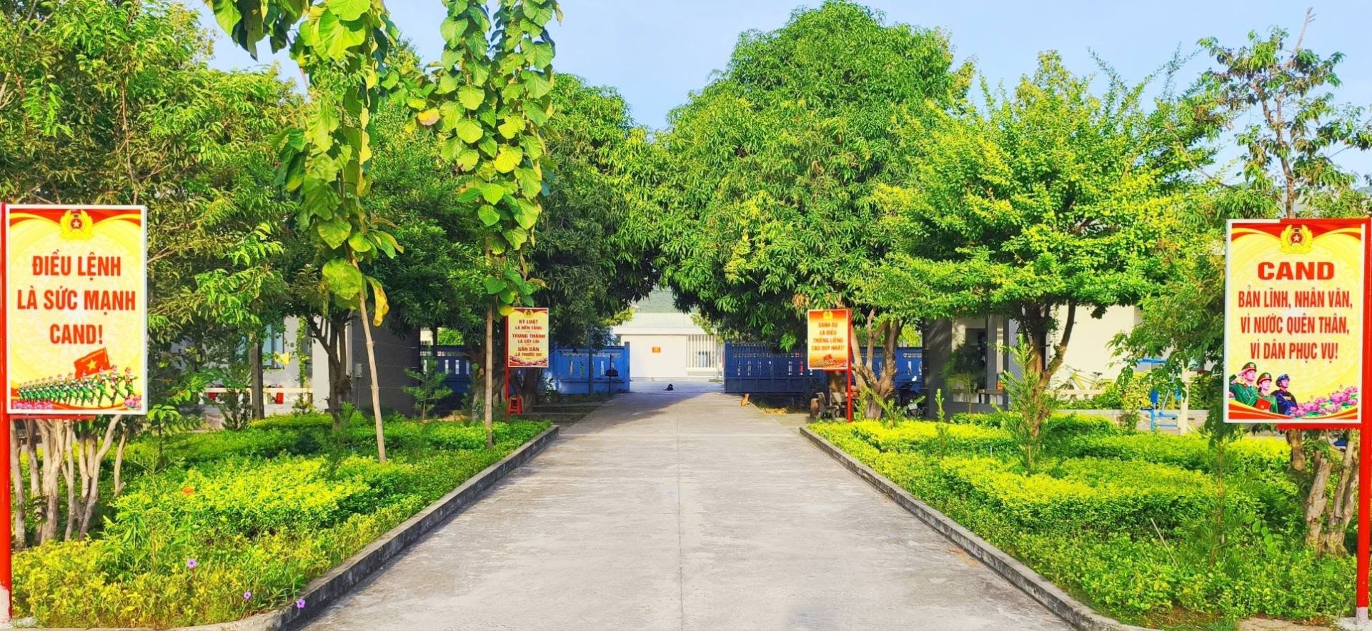 Đẩy mạnh phong trào thi đua xây dựng "Đơn vị văn hóa, gương mẫu chấp hành Điều lệnh Công an nhân dân"