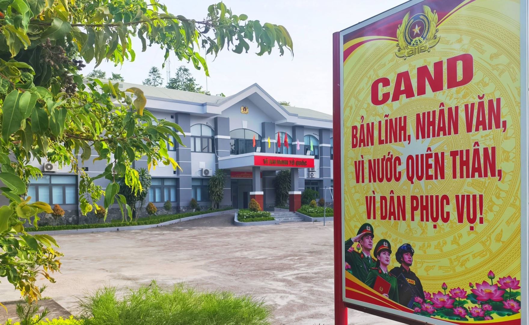 Đơn vị xây dựng môi trường làm việc "Xanh - Sạch - Đẹp"
