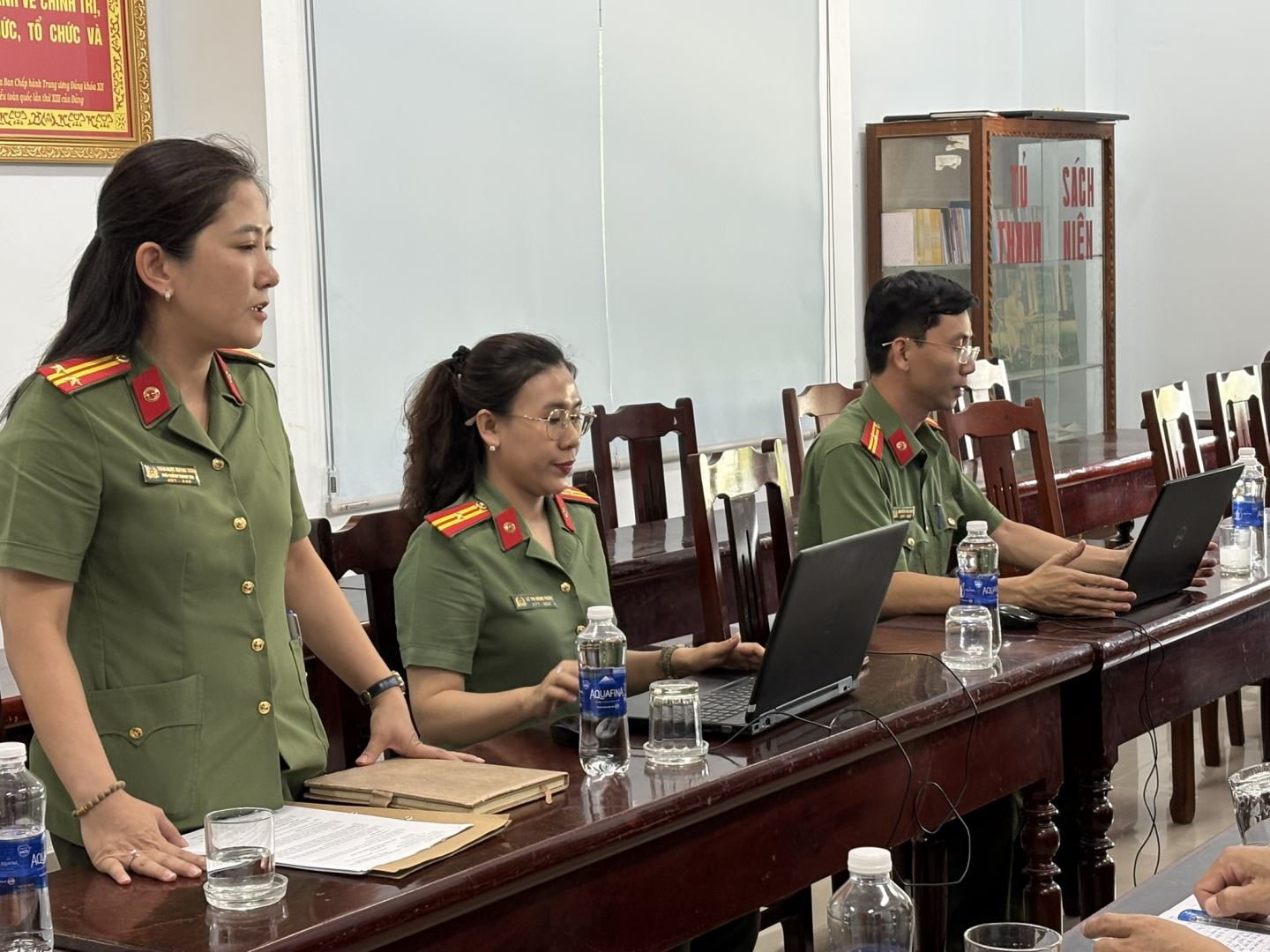 đồng chí Tổ trưởng tổ kiểm tra công bố quyết định kiểm tra